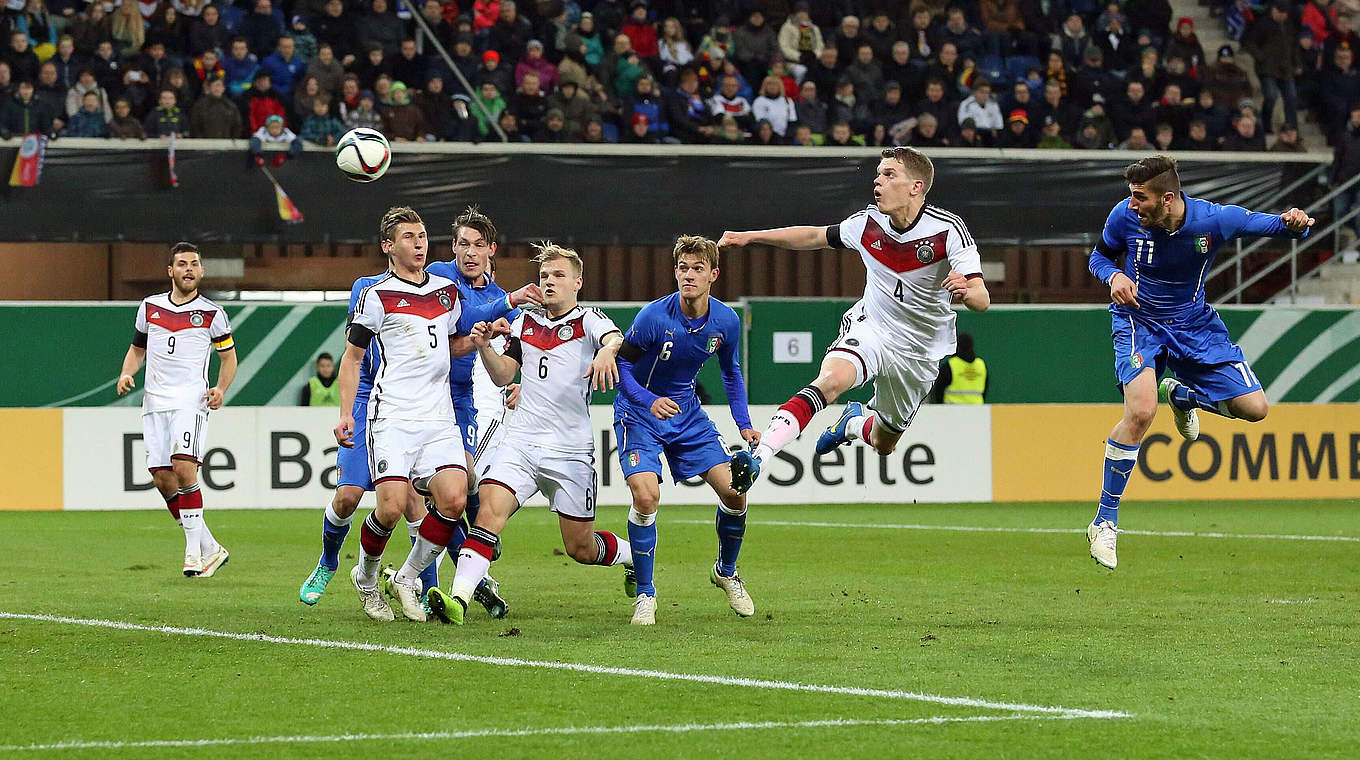 Matthias Ginter (Nr. 4) über das 2:2 gegen Italien: "Es war ein attraktives Spiel" © imago/Eibner
