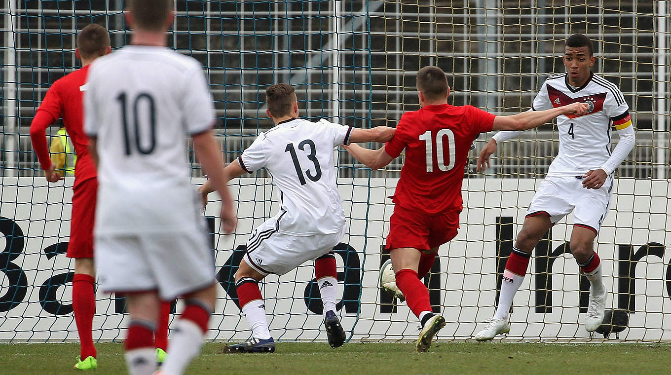 Kevin Akpoguma (r.): "Wichtig ist, eine Weiterentwicklung des Teams zu sehen" © 2015 Getty Images