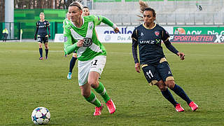 Wolfsburg's goalscorer Alexandra Popp battles with Marta © imago/foto2press