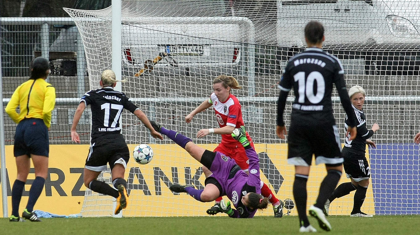 Drei Treffer in der zweiten Halbzeit: Franfurts Stürmerin Mandy Islacker © Alfred Harder
