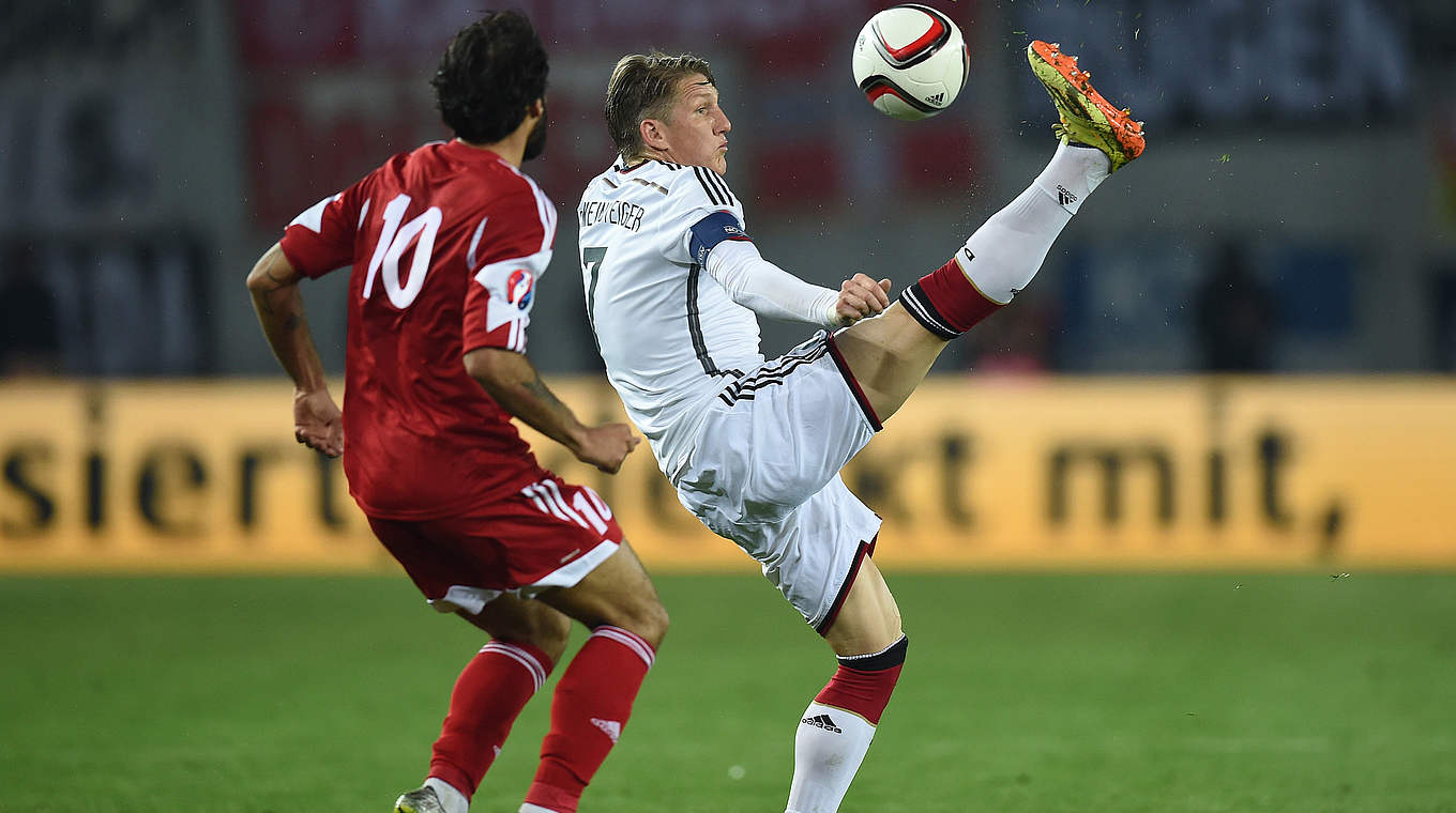 Mit 109 Länderspielen Fünfter in der Rekordspielerliste: Schweinsteiger (r.) © 2015 Getty Images