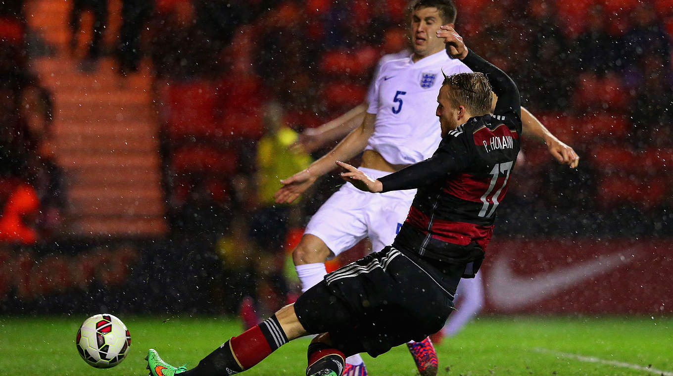 Seine beiden Treffer reichten gegen starke Engländer nicht: Stürmer Philipp Hofmann © 2015 Getty Images