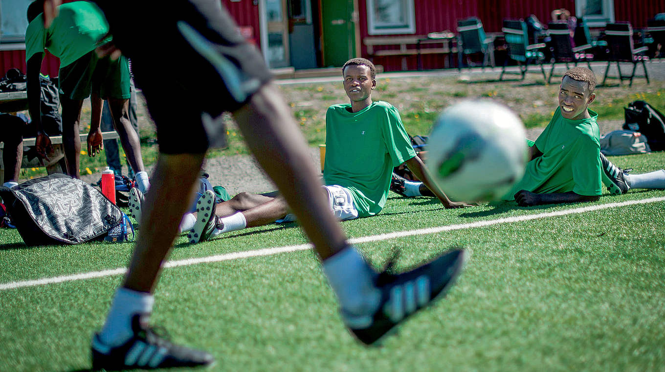 Unterstützung für Vereine: "1:0 für ein Willkommen" fördert Angebote für Flüchtlinge © DFB
