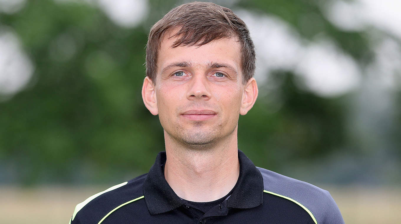 Zum zweiten Mal als Cheftrainer auf der Bank bei Rot-Weiß Erfurt: Christian Preußer © 2014 Getty Images