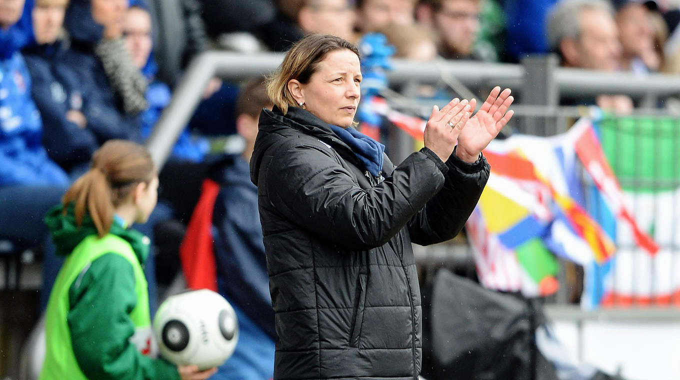 Inka Grings and MSV Duisburg are hoping to secure survival for next season © Jan Kuppert