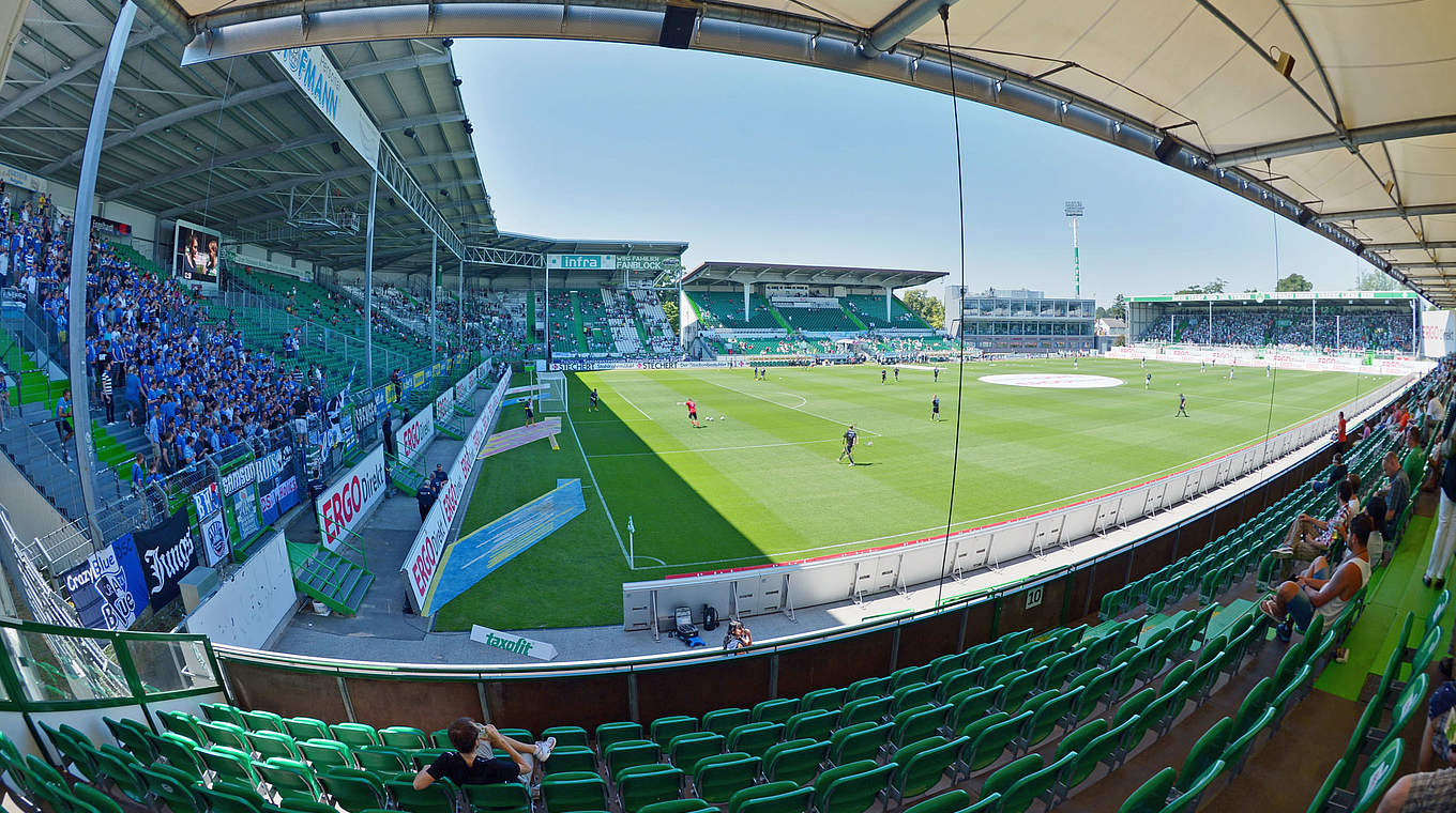 Austragungsort der WM-Generalprobe: das Stadion am Laubenweg in Fürth © 2013 Getty Images