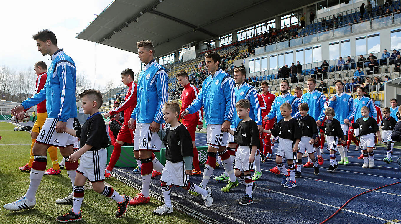 Internationale Spielrunde: Im Ernst-Abbe-Sportfeld in Jena trifft die U 20-Nationalmannschaft auf Polen © 2015 Getty Images