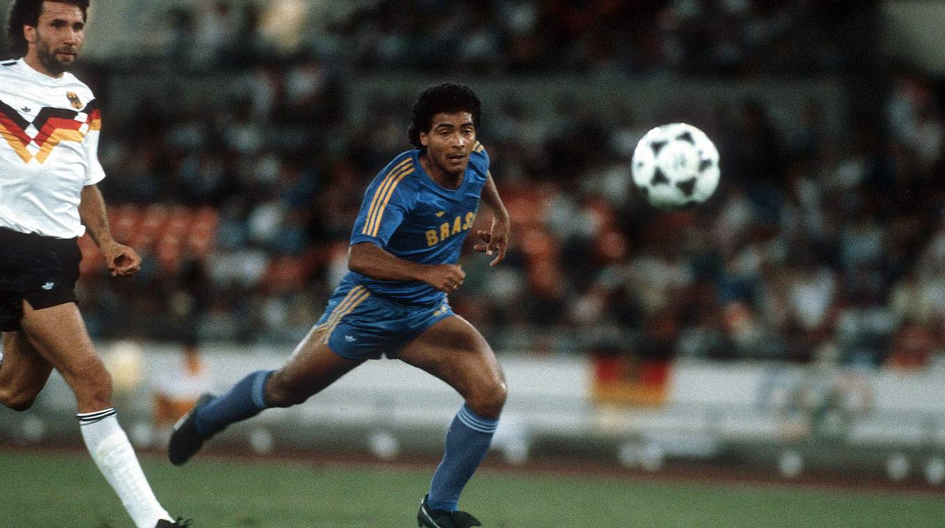 Vier Länderspiele: Thomas Hörster, hier gegen Brasiliens Romario © imago