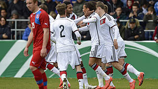 Großer Jubel bei der U 19-Nationalmannschaft: der DFB-Elf gelingt ein 6:0-Kantersieg über Tschechien © 2015 Getty Images