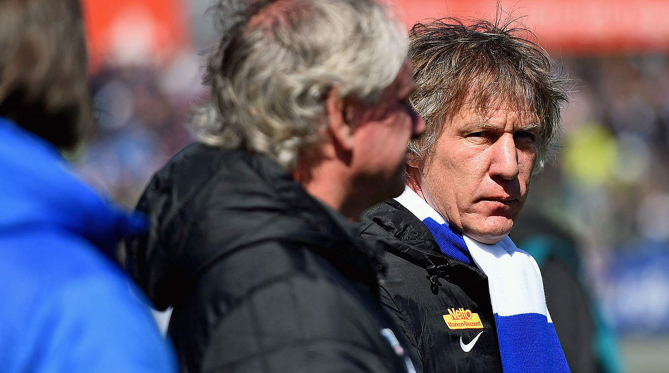 Bochum manager Gertjan Verbeek suffered defeat on Easter Sunday © 2015 Getty Images