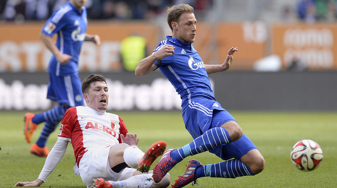 Hojbjerg's Augsburg and Höwedes' Schalke drew 0-0 at the SGL arena © 2015 Getty Images