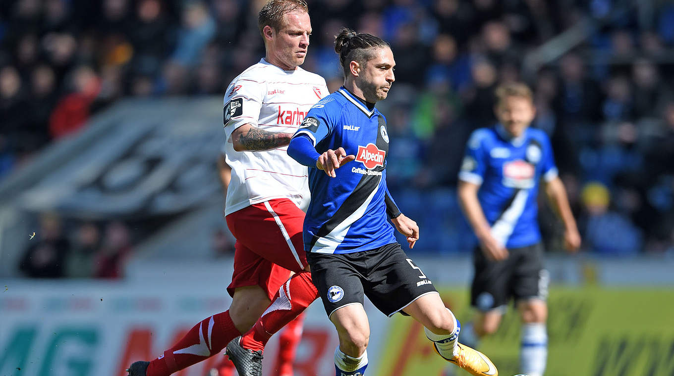 Kommt dem Ziel Aufstieg immer näher: Arminia Bielefeld © 2015 Getty Images