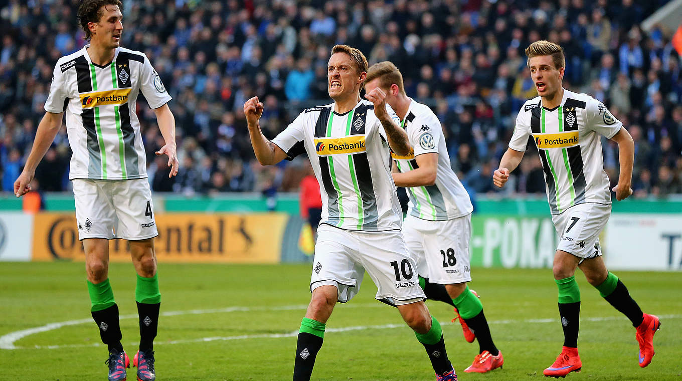 Jubel bei den Fohlen: Max Kruse gelingt der Ausgleich, er hält seine Borussia damit im Spiel © 2015 Getty Images