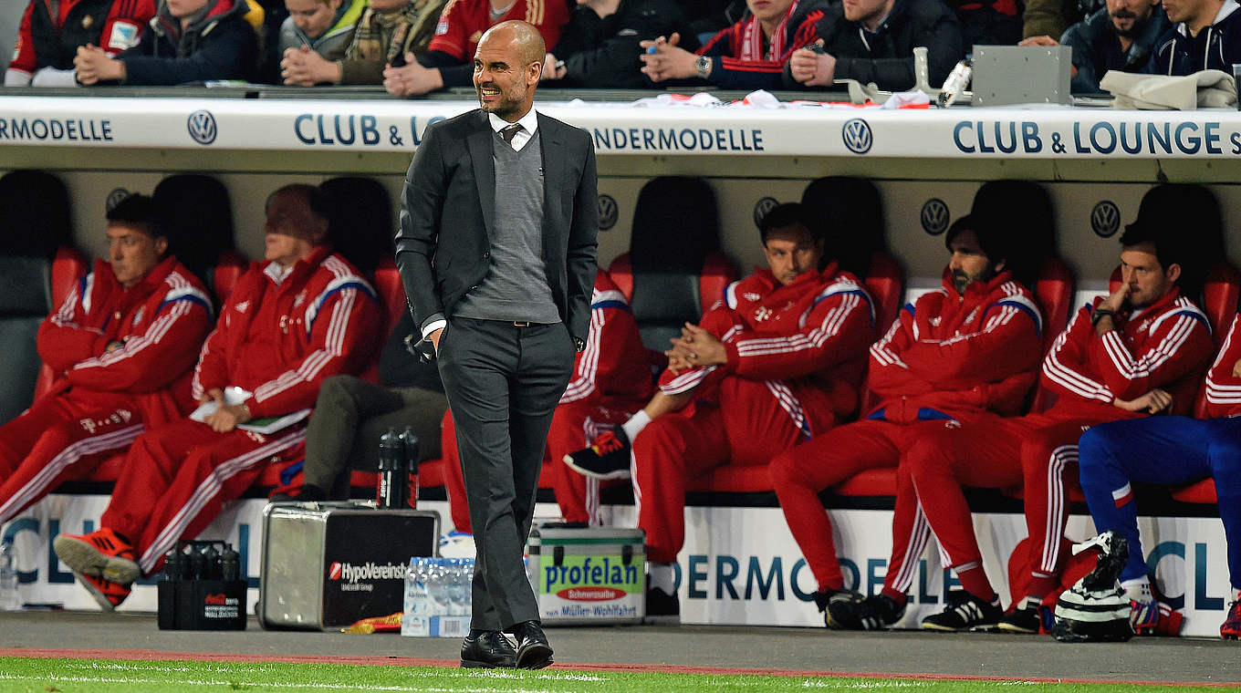 Sieht ein gutes und spannendes Spiel seiner Mannschaft: Bayern-Trainer Pep Guardiola © 2015 Getty Images