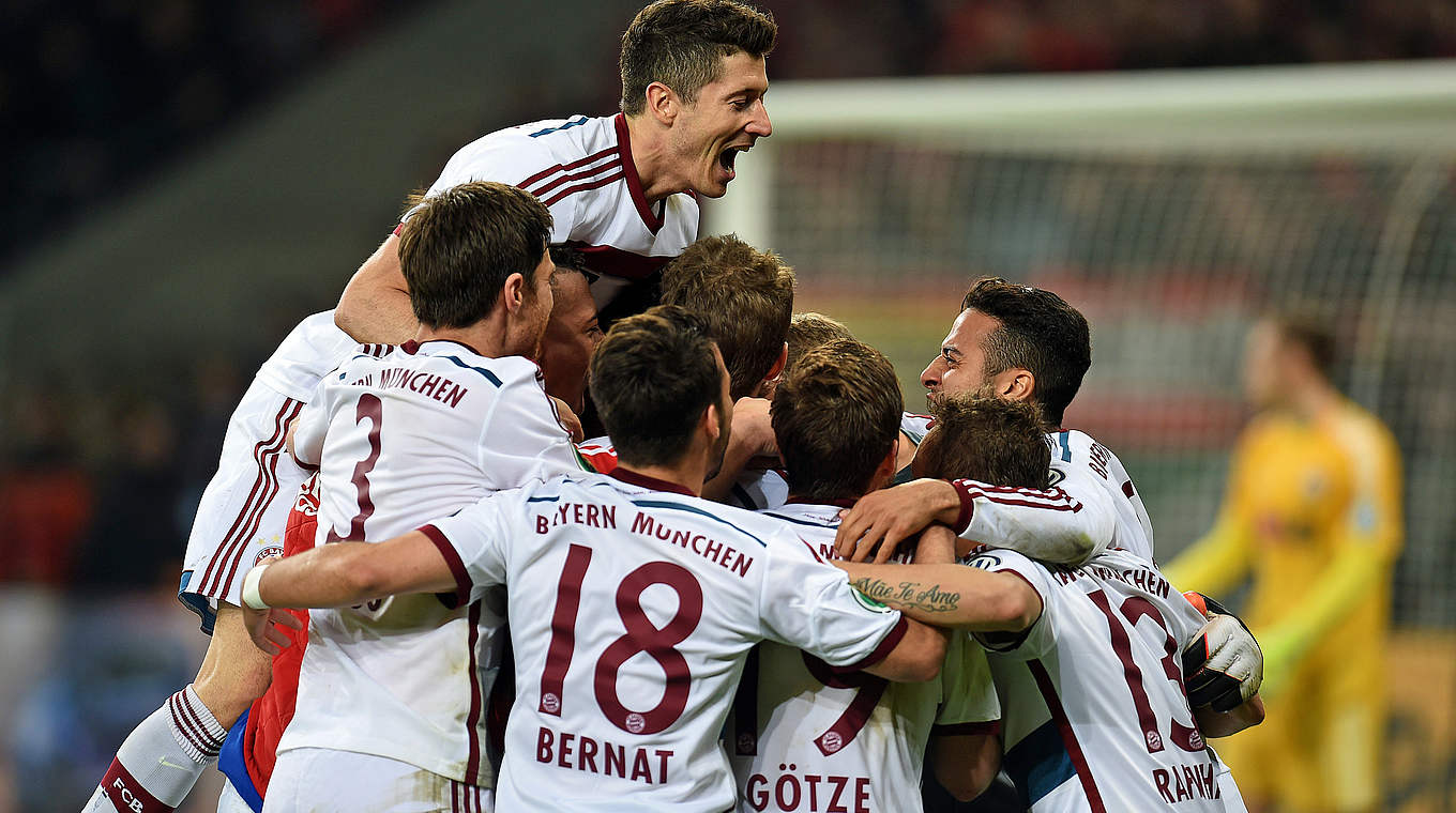 Grenzenloser Jubel: Bayern München steht im Halbfinale des DFB-Pokals © Getty