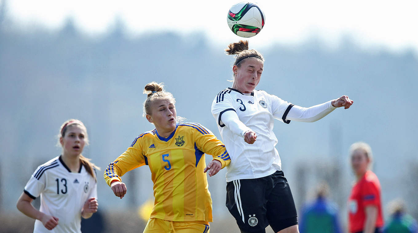 Schützenfest gegen die Ukraine: Die U 19-Frauen siegen 9:0 © 2015 Getty Images