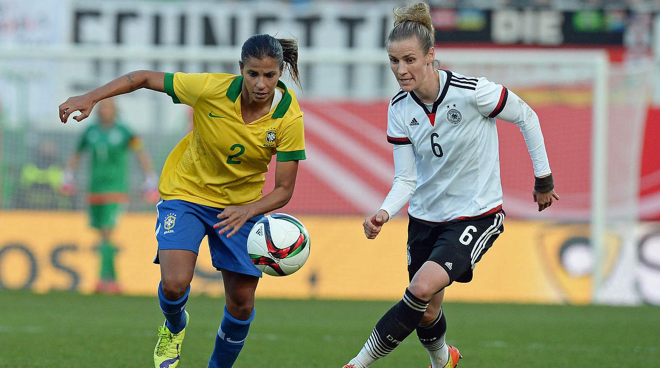 Simone Laudehr (r.): Ein Tor beim Erfolg gegen Brasilien führt zum Sieg beim Voting © Getty