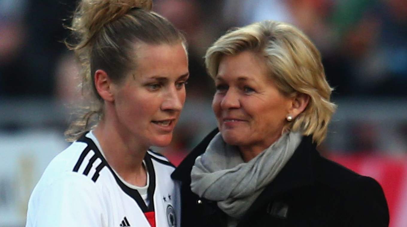 Simone Laudehr with Germany manager Silvia Neid © Getty Images