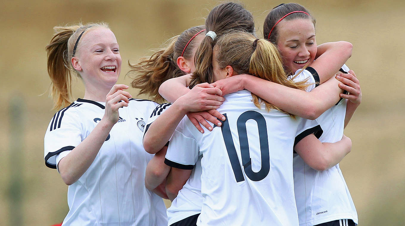Zweiter Sieg im zweiten Qualispiel: Die deutsche U 17 jubelt © 2015 Getty Images