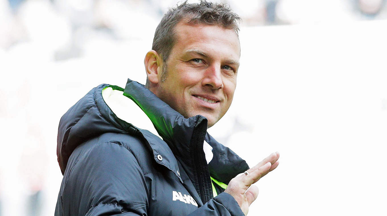 Mit dem FCA zur Eröffnung der Regensburger Arena zu Gast: Markus Weinzierl © 2015 Getty Images