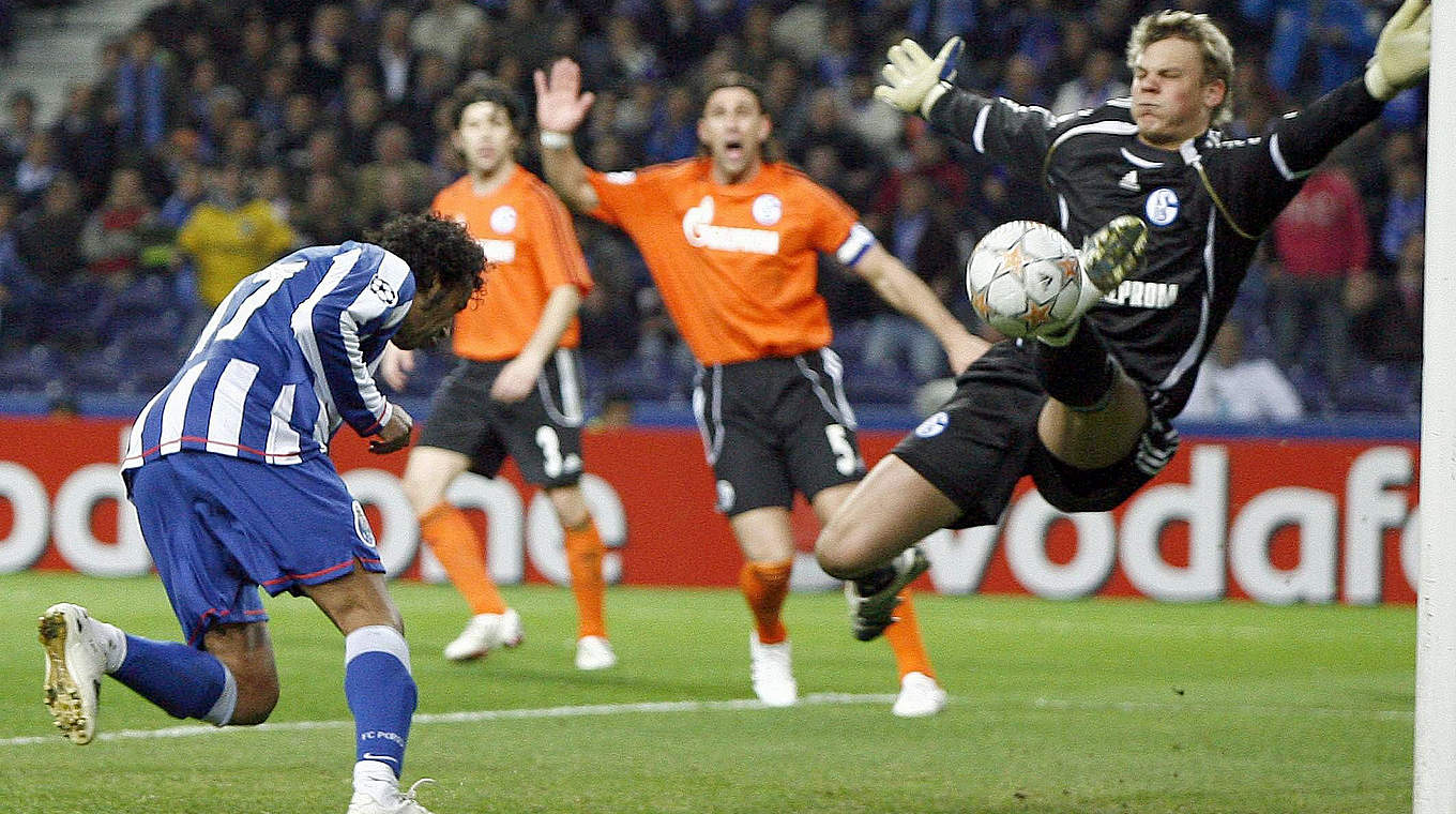 Eine Glanzparade nach der anderen: Neuer (r.) lässt den FC Porto 2008 verzweifeln © imago sportfotodienst
