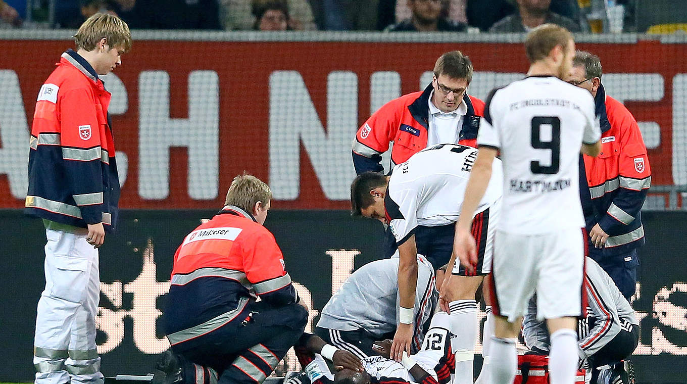 Schien- und Wadenbeinbruch: Danny Da Costas Verletzung überschattet das Hinspiel © 2014 Getty Images