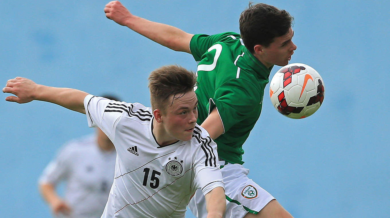 Debütanten-Ball: Niclas Bahn (l.) steht vorm ersten Einsatz für die U 18-Junioren © 2014 Getty Images