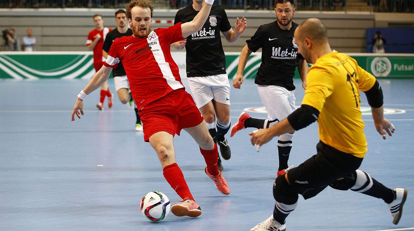 Seit Juli 2015 werden alle Verbandsturniere in der Halle nach den Futsal-Regeln gespielt © 2015 Getty Images