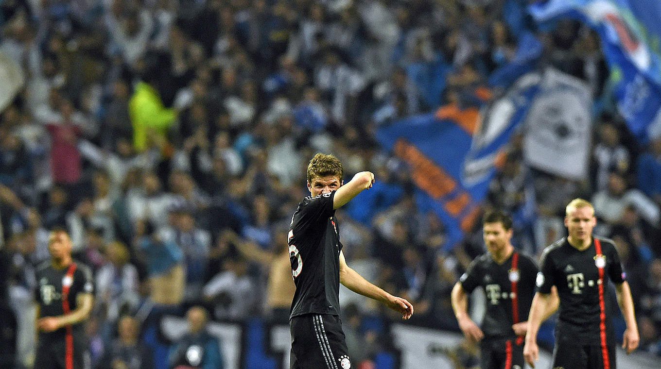 Schmerzliche Niederlage: Bayern unterliegt dem FC Porto im Hinspiel mit 0:2 © 2015 Getty Images