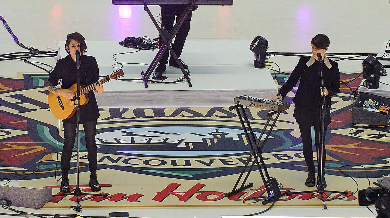 Freuen sich auf ihren Auftritt: Die Juno-Gewinnerinnen Tegan und Sara © 2014 Getty Images