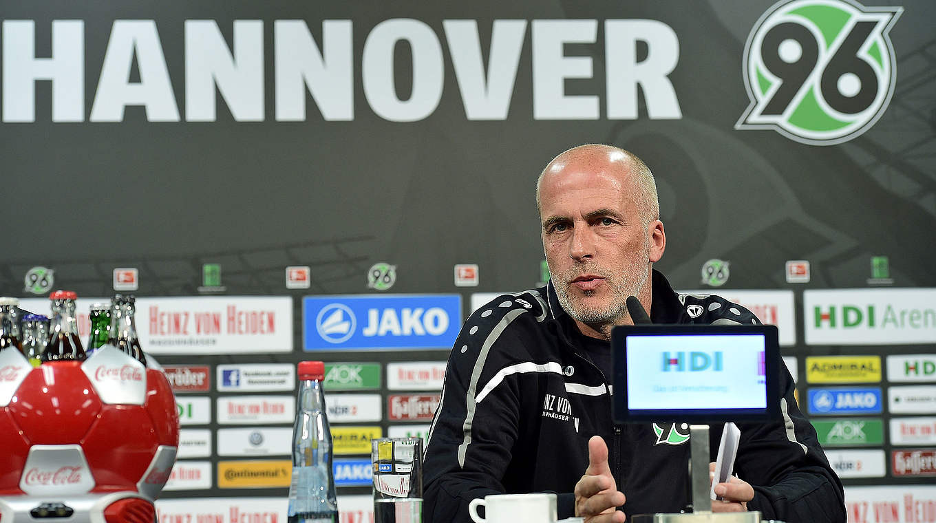 New Hannover manager Michael Frontzeck has a tough task  © 2015 Getty Images