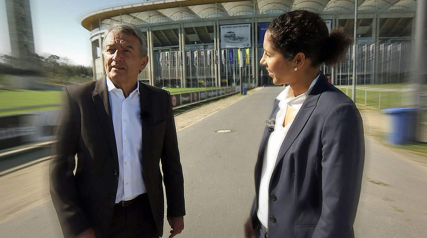 Niersbach und Jones vor der Commerzbank-Arena: "Immer noch Gänsehaut" © Getty Images/DFB