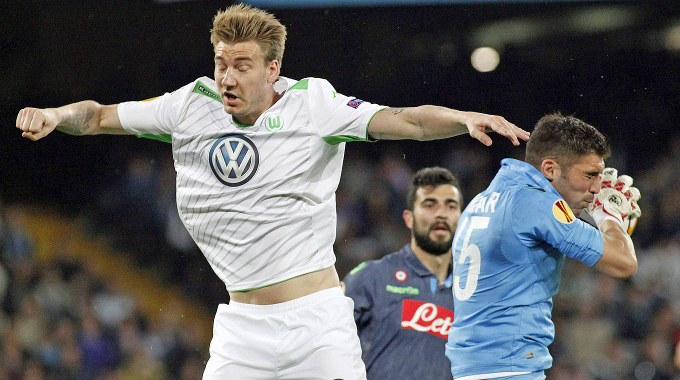 Kein Erfolg im Abschluss: Wolfsburgs Nicklas Bendtner (l.) © CARLO HERMANN/AFP/Getty Images