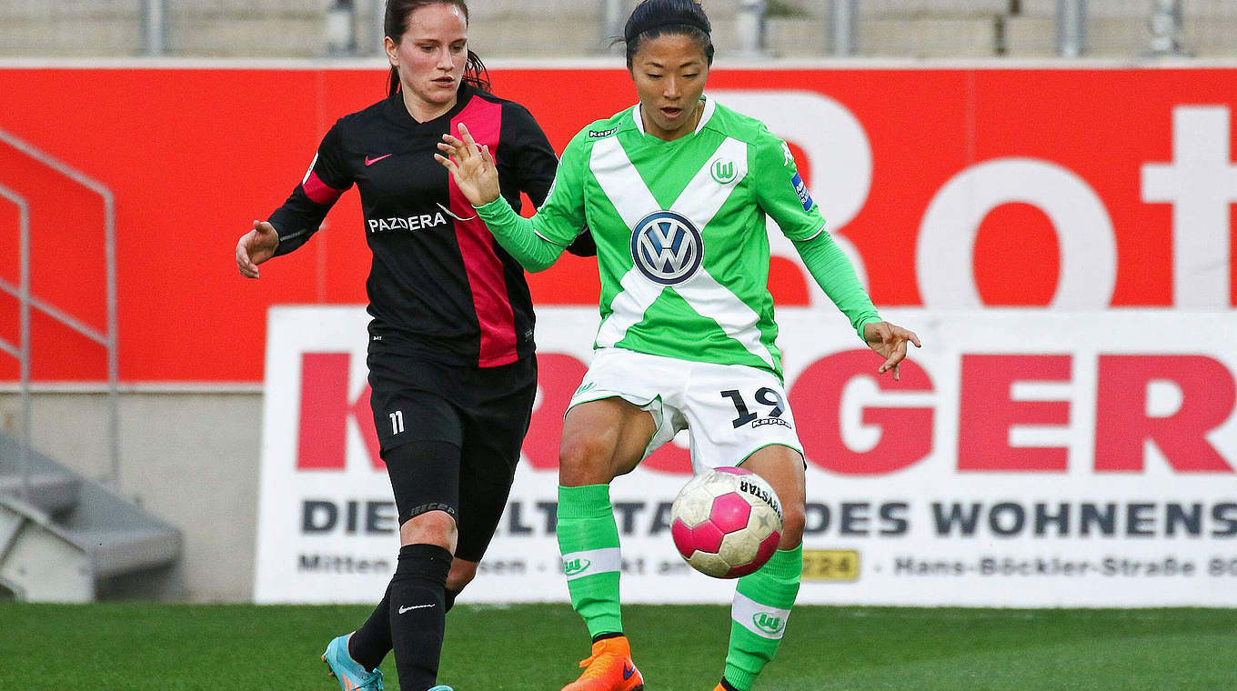Wolfsburgs Stürmerin Yuki Ogimi (r.): "Die Vorfreude auf dieses Event ist riesengroß" © imago/foto2press
