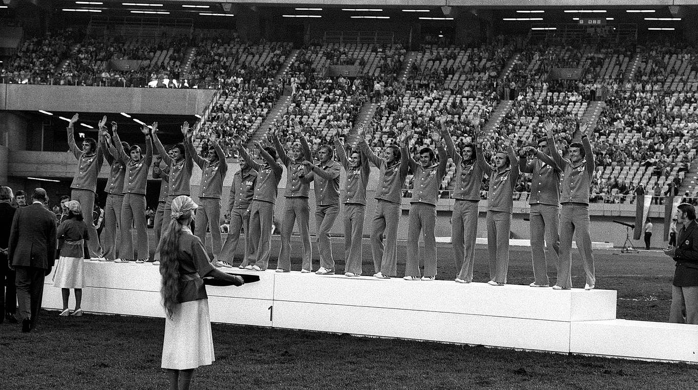 Der bisher einzige deutsche Olympiasieg im Fußball: Die DDR jubelt 1976 in Montreal © imago