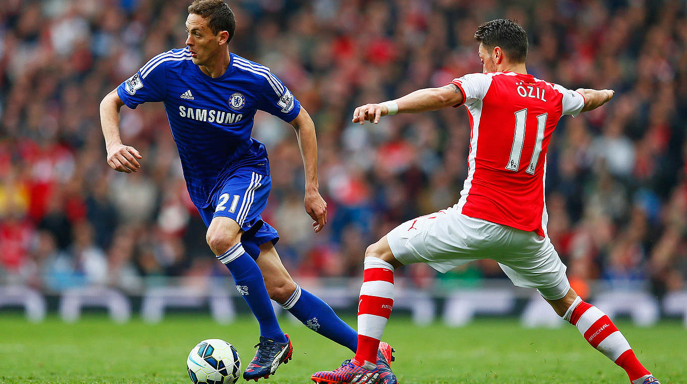 Torloses Spitzenspiel gegen Chelsea: Mesut Özil (r.) und Arsenal © 2015 Getty Images