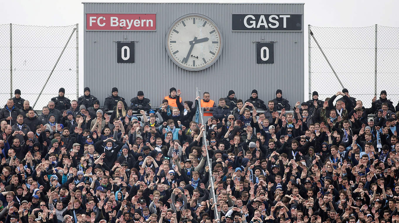 Weiterhin im Grünwalder Stadion: Derbys zwischen Bayern II und dem TSV 1860 II © 2015 Getty Images