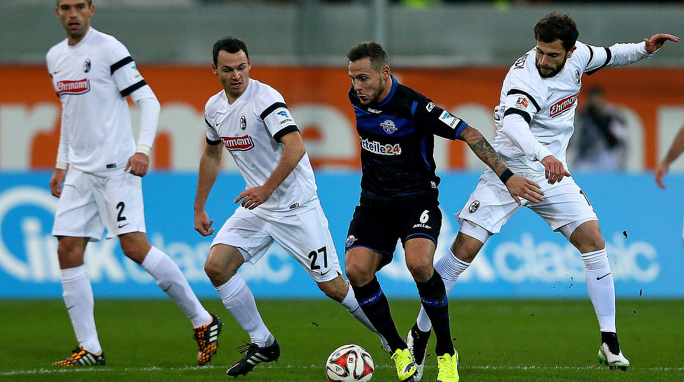 Freiburg meet Paderborn in a relegation six pointer © 2014 Getty Images