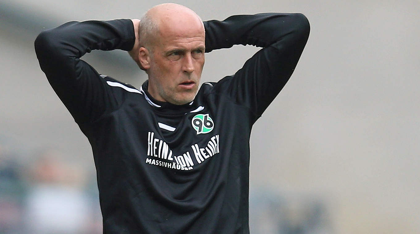 Frontzeck and Hannover are desperate for three points against Wolfsburg © 2015 Getty Images