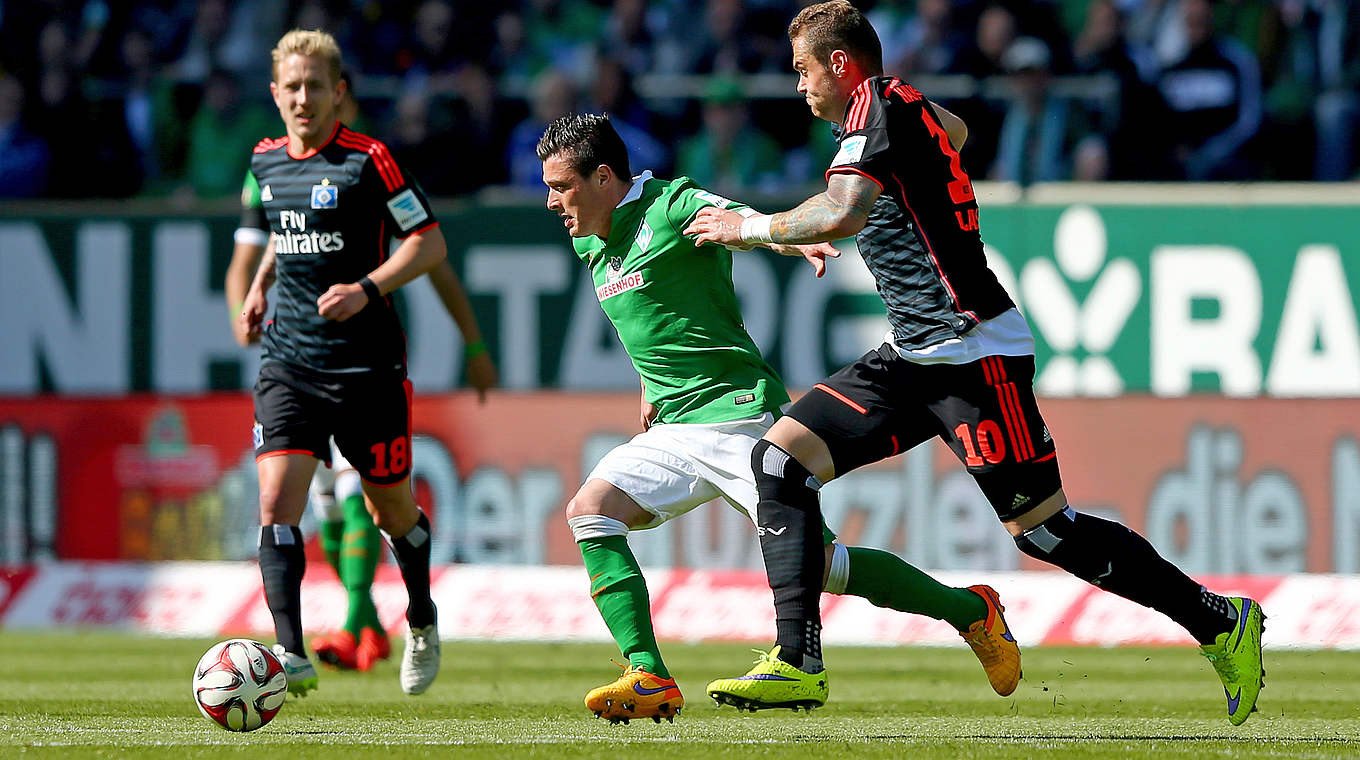 Vom Verletzungspech verfolgt: Özkan Yildirim (m.) fällt bei Bremen erneut aus © 2015 Getty Images