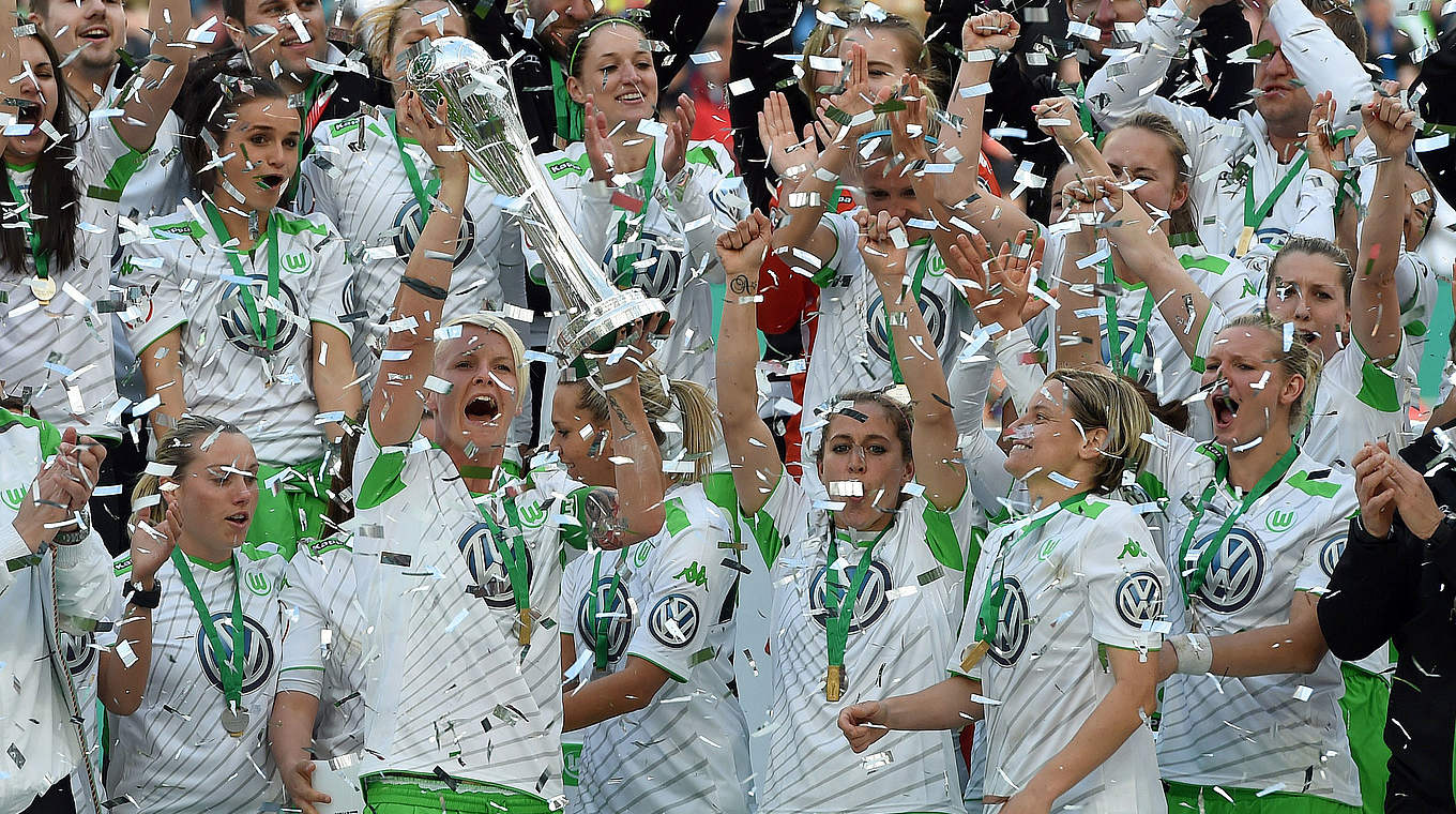 Zweiter Pokaltriumph: Wolfsburg jubelt © 2015 Getty Images