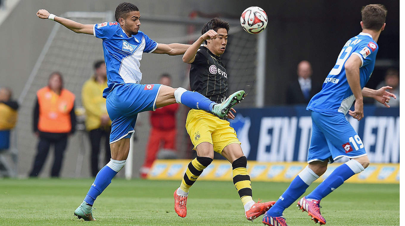 Umzingelt: Dortmunds Shinji Kagawa (M.) in Hoffenheim © 2015 Getty Images