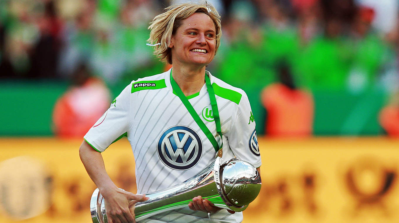 DFB-Pokal-Sieg zum Karriereende: Martina Müller mit dem VfL Wolfsburg 2015 © 2015 Getty Images