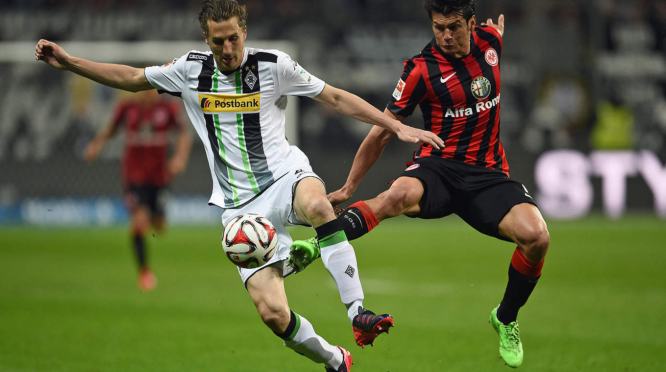 Verlängert seinen Vertrag bis 2016: Roel Brouwers (l.) von Mönchengladbach © 2015 Getty Images