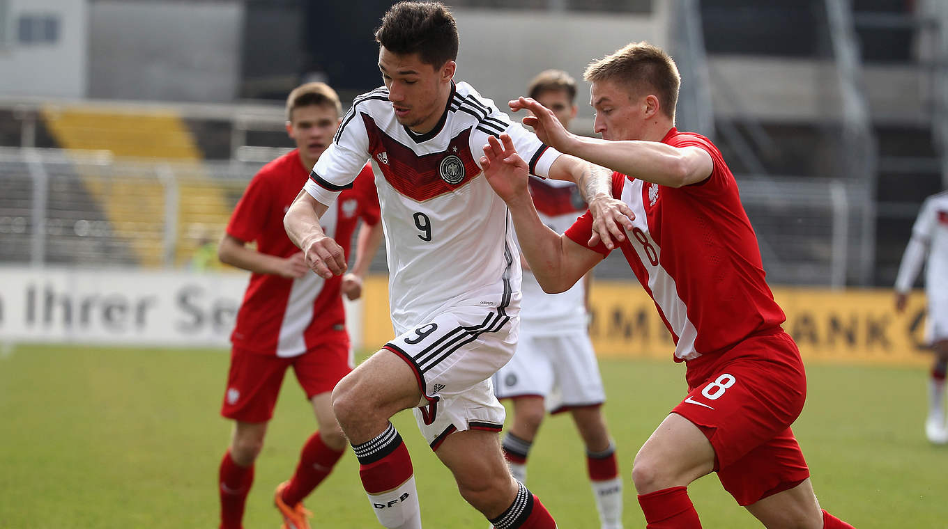 Wechselt von Cottbus nach Freiburg: U 20-Nationalspieler Tim Kleindienst (l.) © 2015 Getty Images