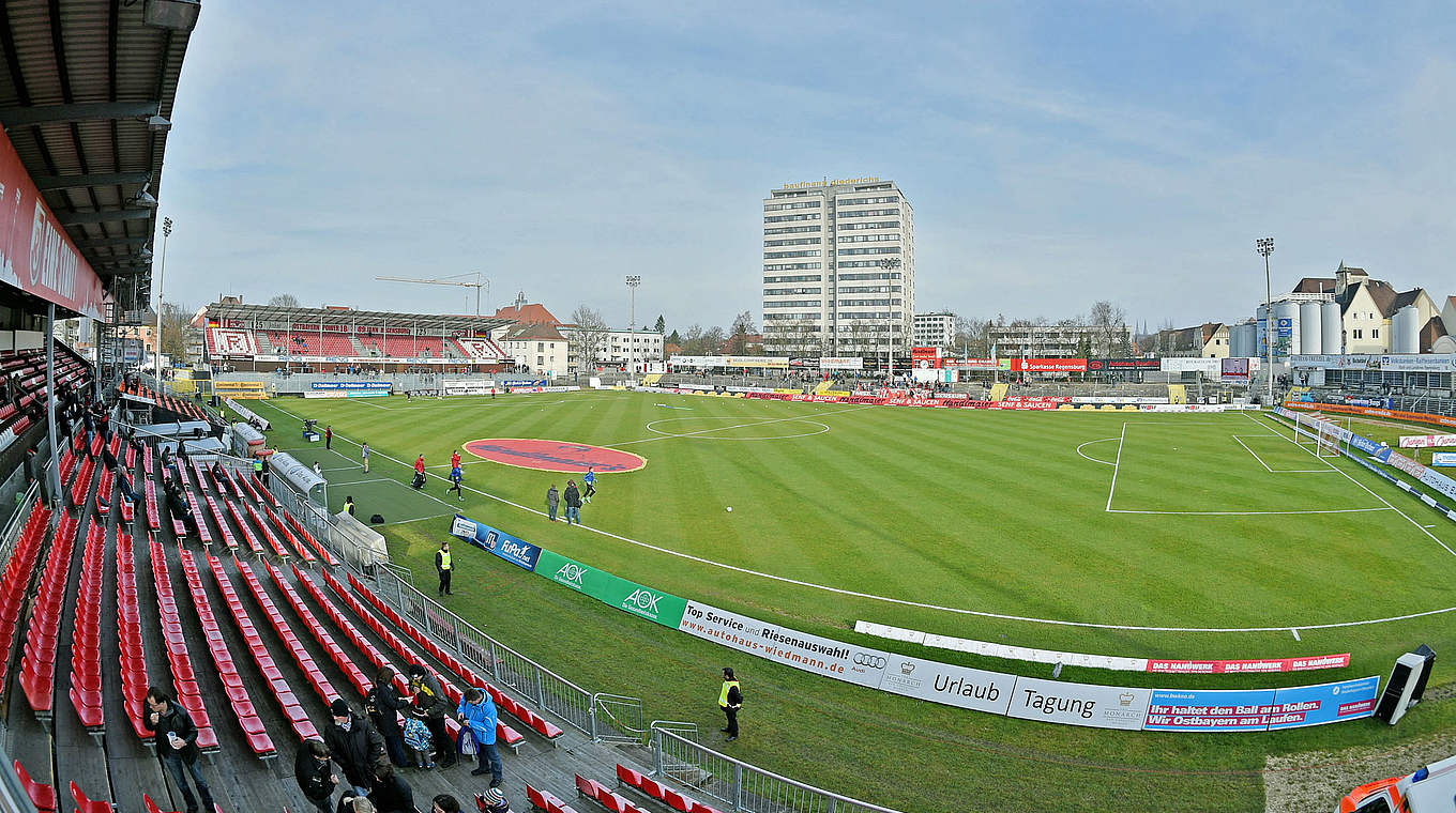 Hat nach fast 90 Jahren ausgedient: das Jahnstadion in Regensburg © 2014 Getty Images