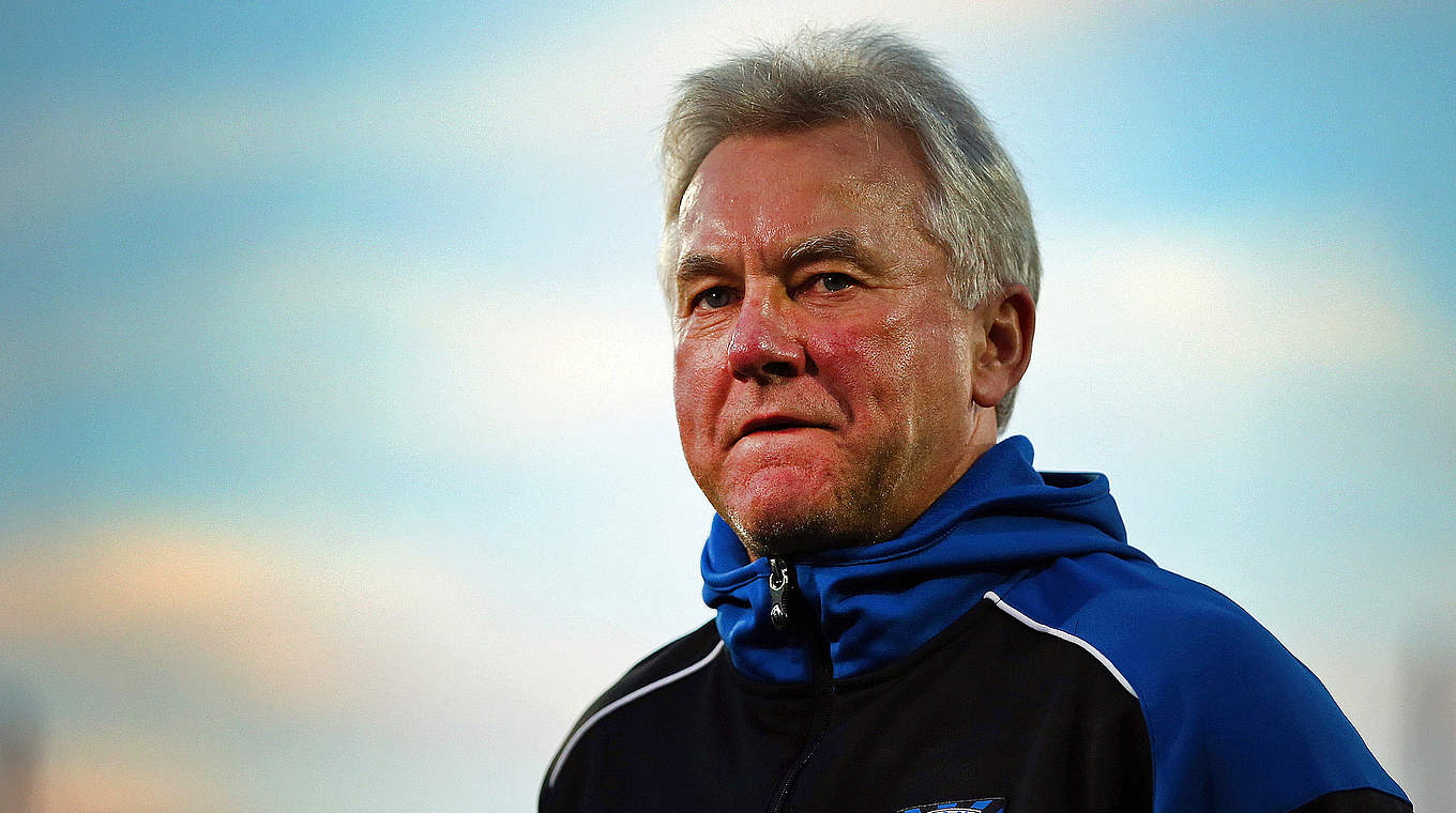 Wartet mit Frankfurt seit neun Spielen auf einen Sieg: Trainer Benno Möhlmann © 2014 Getty Images