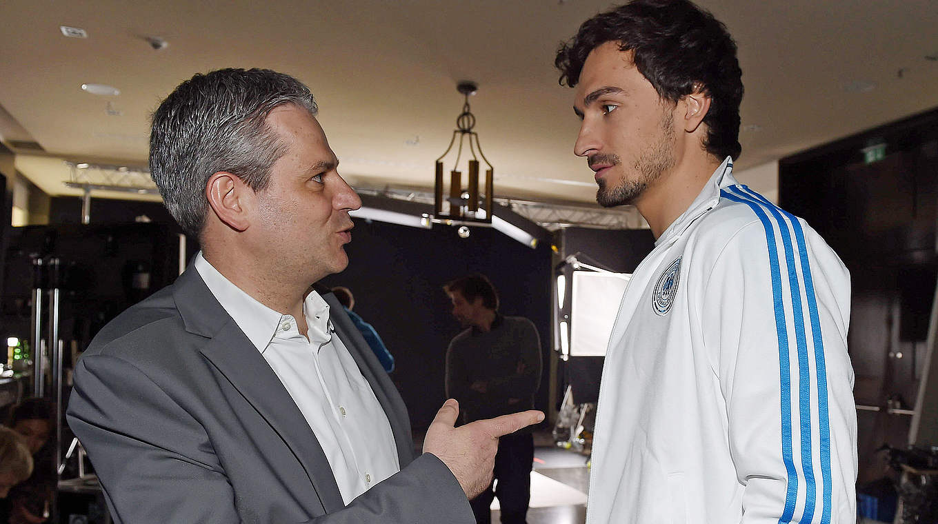 Neukirchner (l.) mit Hummels: "So ein Kinoerlebnis gibt es in der Form noch nicht"  © GES/Markus Gilliar