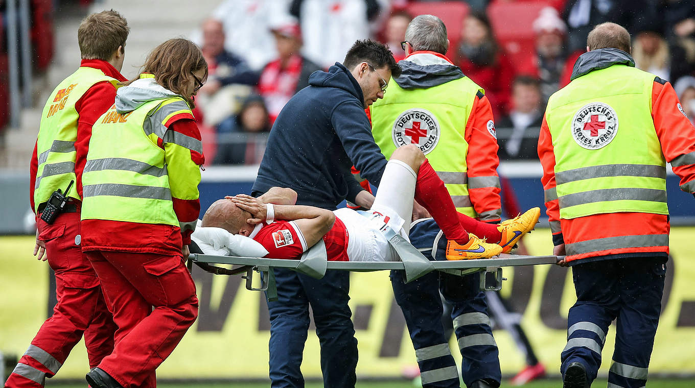 Nach schwerer Knieverletzung operiert: der Mainzer Elkin Soto © 2015 Getty Images
