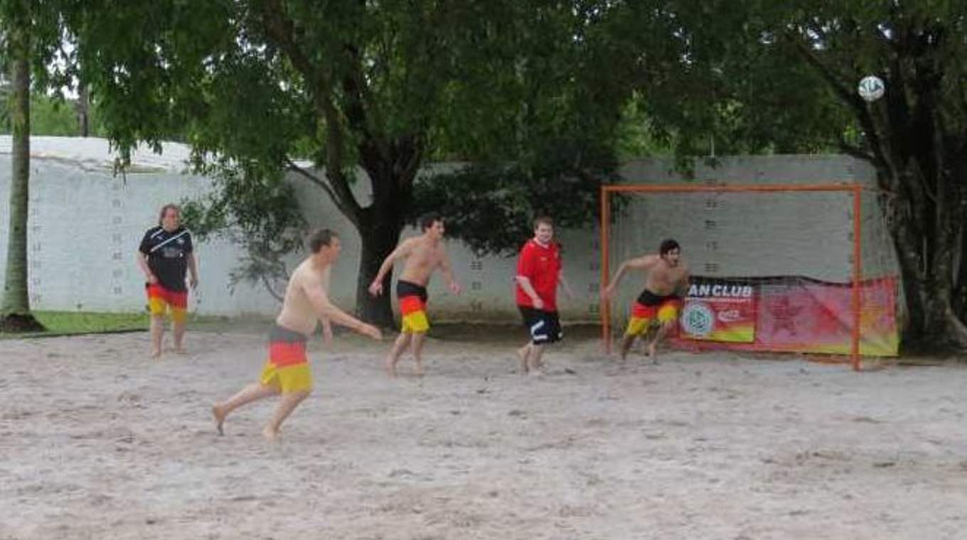 Fußballer: Fabio Wagner und Mitreisende bei der aktiven Erholung im Fan Club-Resort. © Fan Club Nationalmannschaft